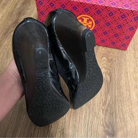 TORY BURCH black gold wedge heels pumps shoes women’s 7 - Picture 5 of 9
